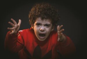 Rivail e educação: “O castigo irrita e impõe. Não educa pela razão.”